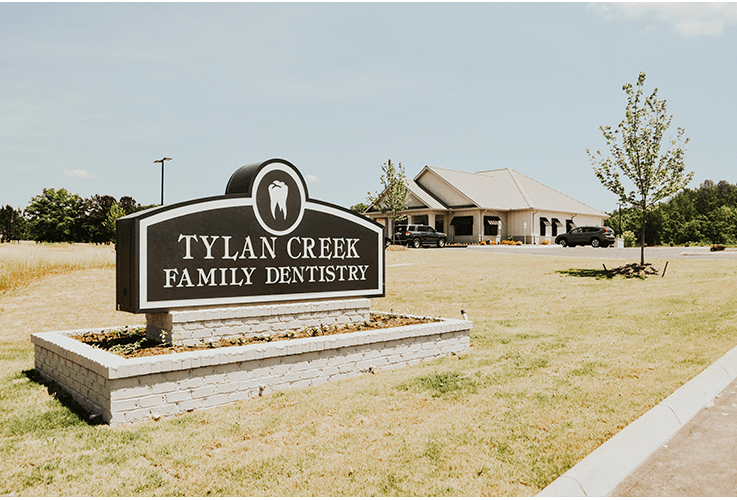 Tylan Creek Family Dentistry sign